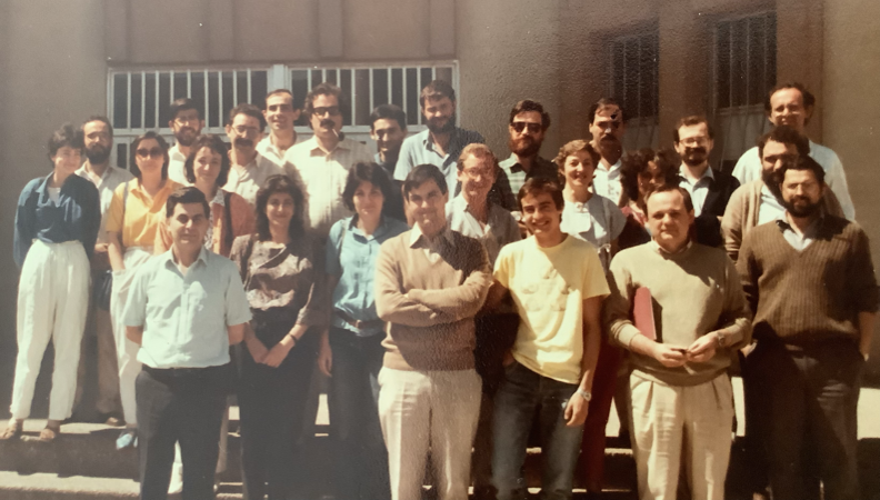 Milagros Izquierdo y otros compañeros en la Universidad de Zaragoza en junio de 1986 con ocasión del Primer Encuentro de Topología